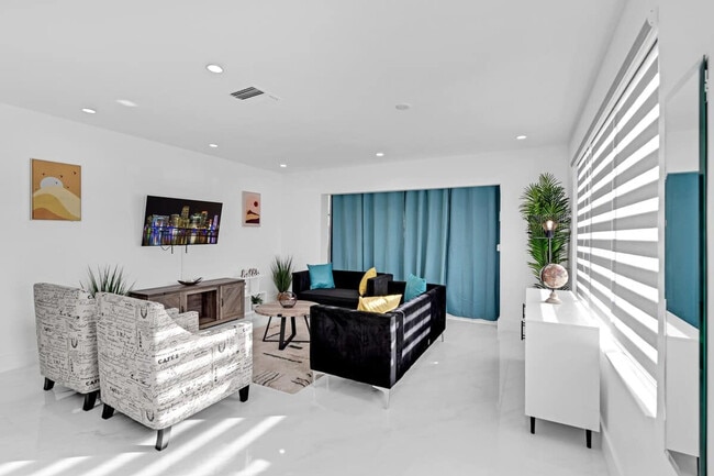 Photo - 17835 NE 6th Ave Unit ID1372317P