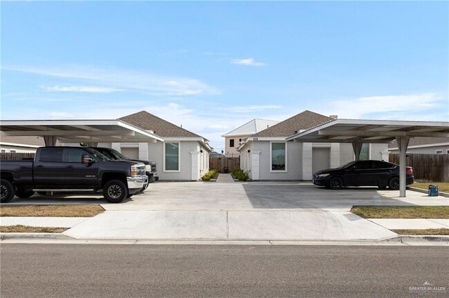 Building Photo - 904 Kentucky St Unit 2