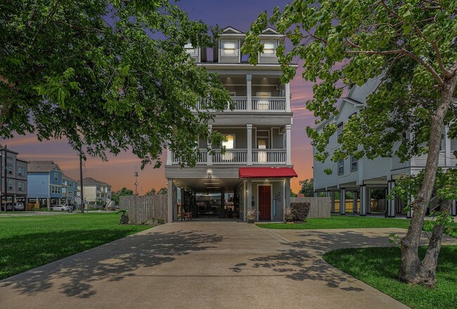 Photo - 1333 N Meyer Ave