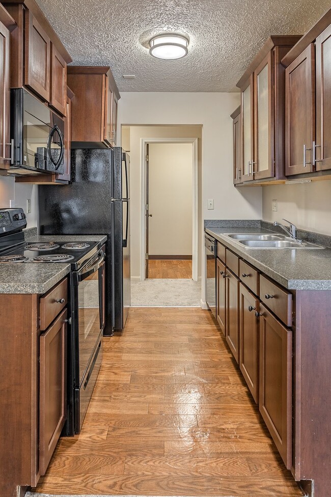 Photo - Delta Square Apartments - Lansing, MI