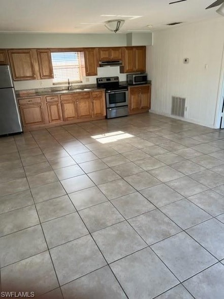 Photo - 690 109th Ave N