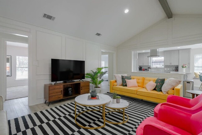 Photo - 1613 E Spring Valley Rd Unit ID1019484P