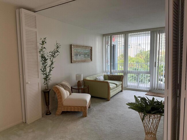 Photo - 524 Orton Ave Unit 403