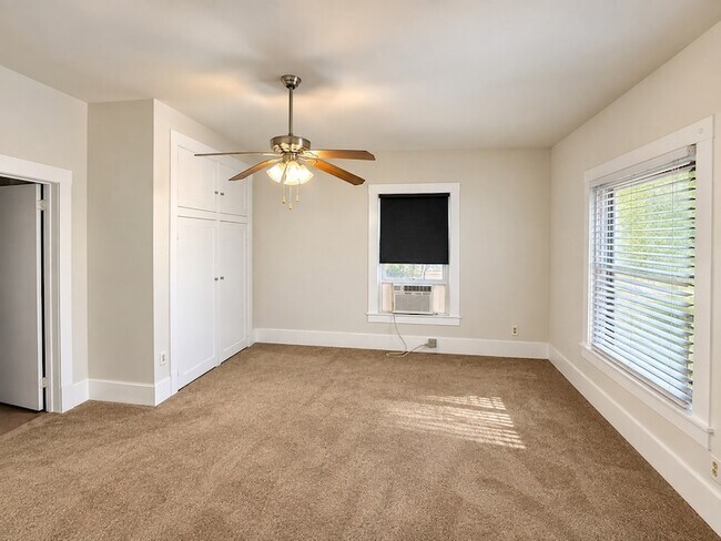 Photo - 2403 Webster St
