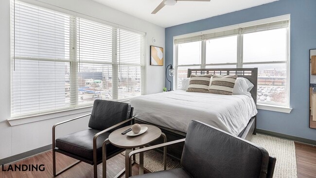 Building Photo - 302 13th St S Unit 502