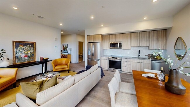 Building Photo - 75 Willow Ct Unit 610