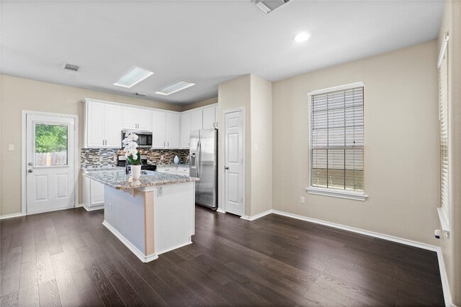 Photo - 15 Blue Creek Pl