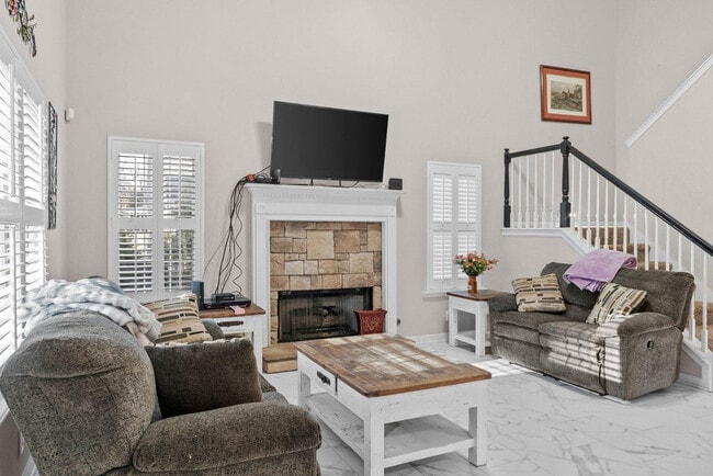 Photo - 66 Woodmont Ln Unit ID1302817P