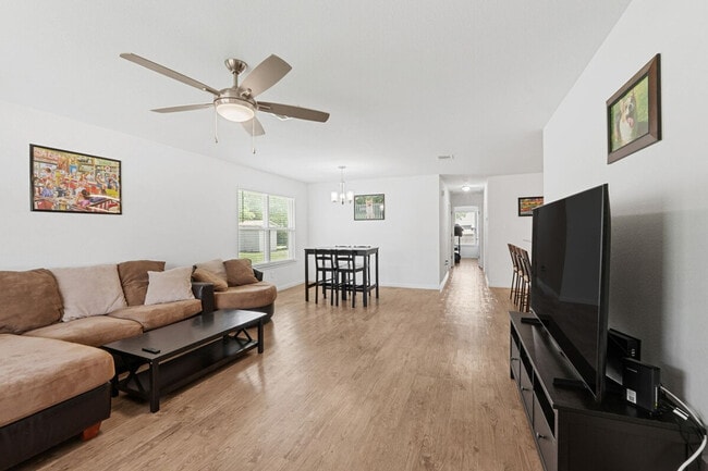 Building Photo - 404 Sloan St Unit SI ID1492690P