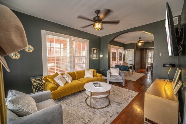 Building Photo - 309 King William St Unit SI ID1295567P