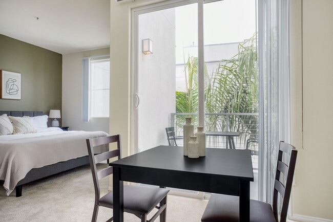 Photo - 5535 Westlawn Ave Unit FL1-ID1393