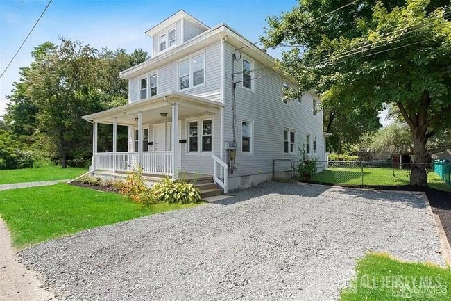 Building Photo - 28 Victoria Ave Unit A