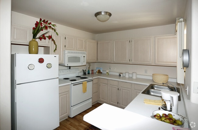 Kitchen - Dorinda Vista Apartments