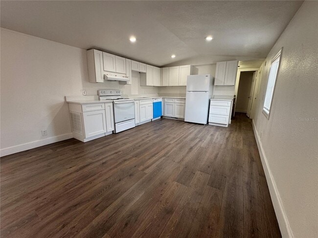 Photo - 112 Laureti Ln