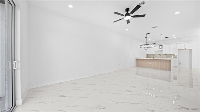 Photo - 1009 NE 15th Ln Unit 1009 / 1011