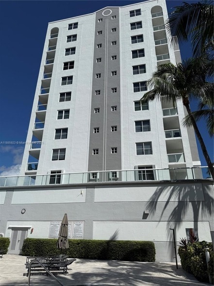 Photo - 17050 N Bay Rd Unit 406