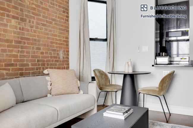 Photo - 209 E 25th St Unit FL2-ID721