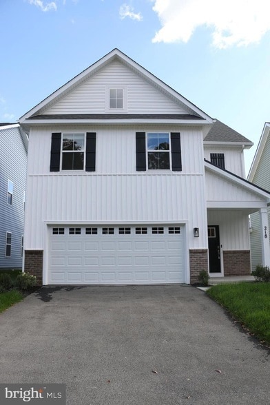 Photo - 218 Munsee Cir