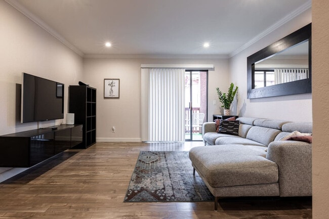 Building Photo - 12067 Alta Carmel Ct Unit SI ID1496398P