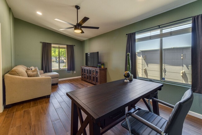 Photo - 2730 E Terrace Ave Unit SI ID1546360P