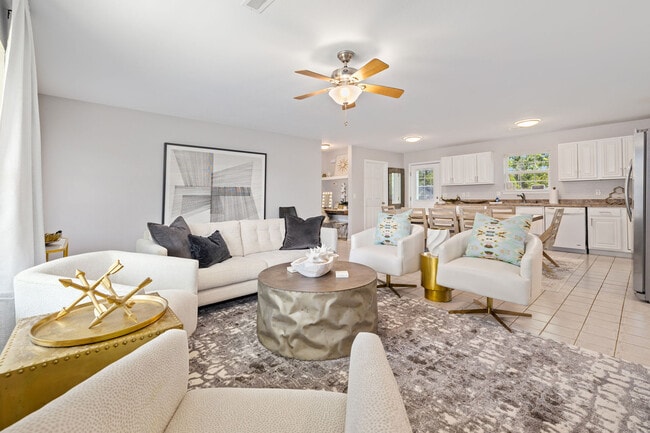 Building Photo - 703 NW 10th St Unit ID1221918P