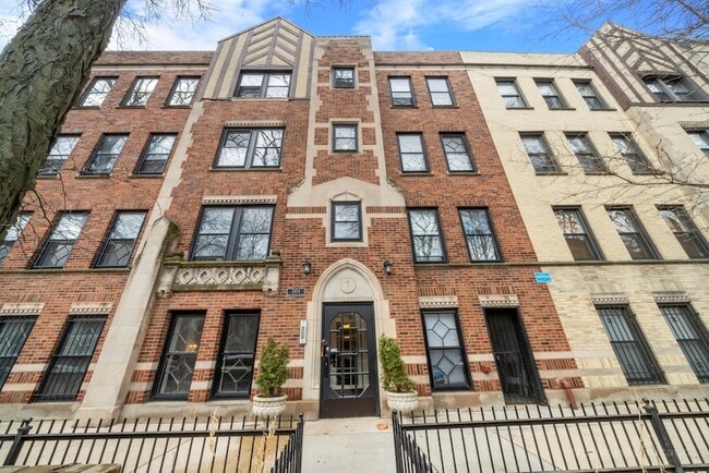 Building Photo - 2124 N Hudson Ave Unit 104