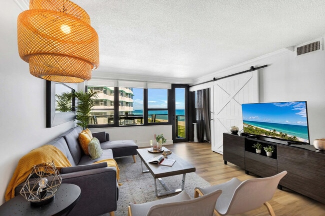 Photo - 5225 Collins Ave Unit SI ID1227482P