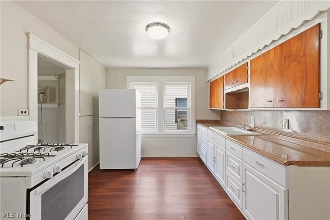 Photo - 515 E 143rd St Unit Downstairs