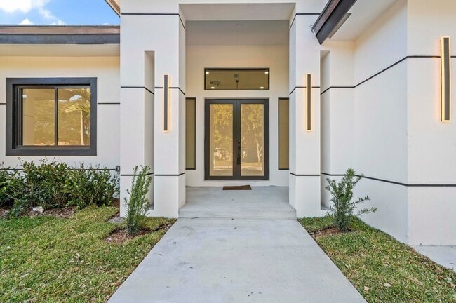 Photo - 621 NW 42nd Ave