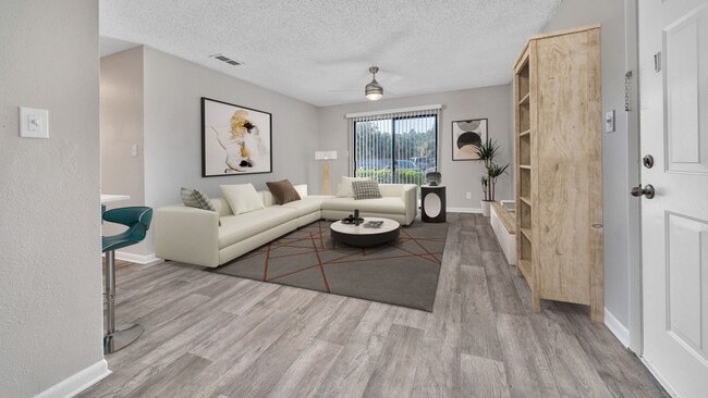 Building Photo - Isles at East Millenia