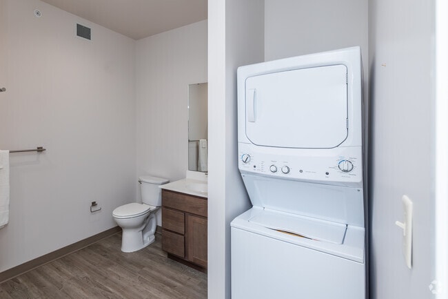 2BD, 2BA - 985SF - Bathroom - Terrace Place Apartments