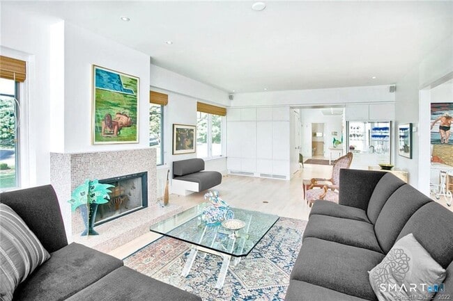 Photo - 2 Bluewater Hill S