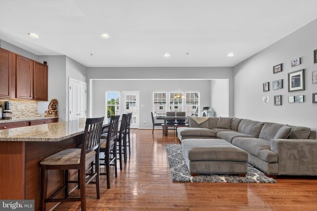 Photo - 1551 Emily Ct