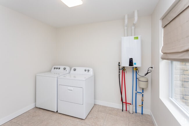 2BR, 2.5BA - 1510 SF - 200 West