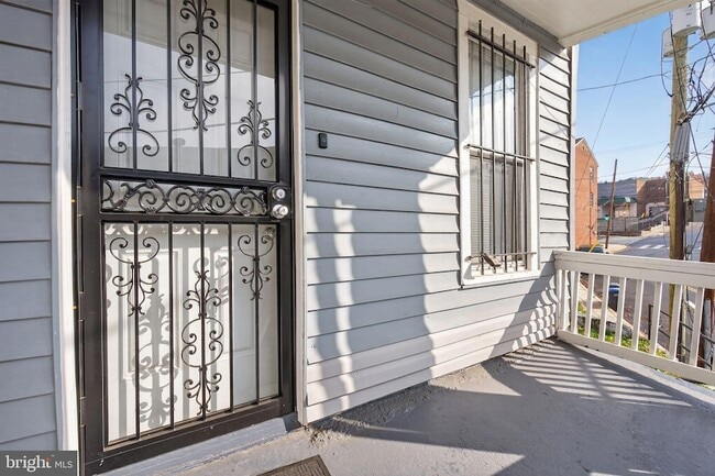 Photo - 2638 Stanton Rd SE