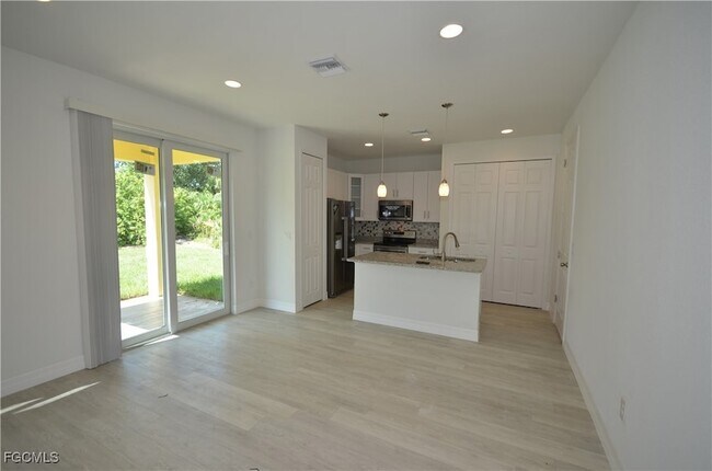 Photo - 272 Pelton Cir