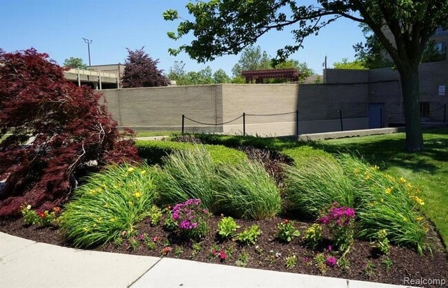 Photo - 8900 E Jefferson Ave Unit 624