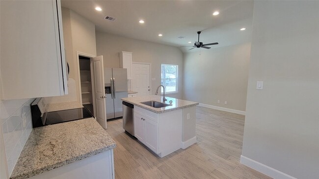 Photo - 11917 Nelwood St