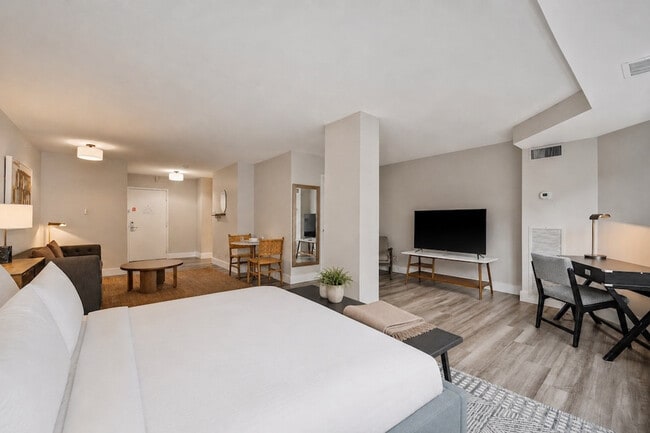 Photo - 1111 30th St NW Unit SI ID1562793P
