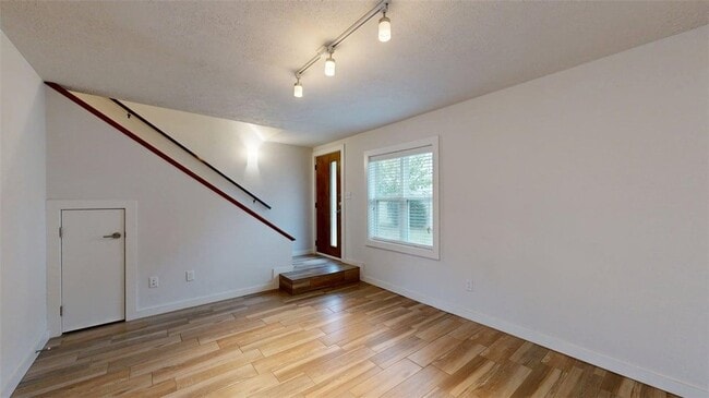 Photo - 505 Boyett St Unit 1