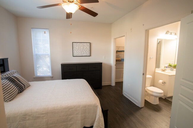 Photo - 2212 Brisbane Woods Way Unit ID1225815P