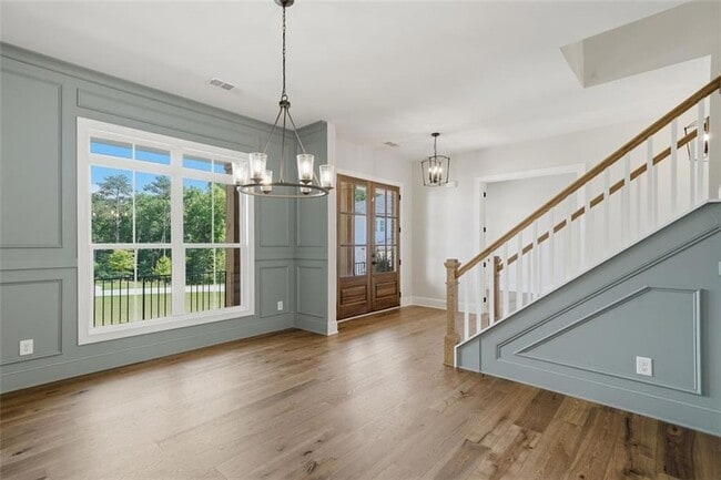 Photo - 401 Oakleigh Ave