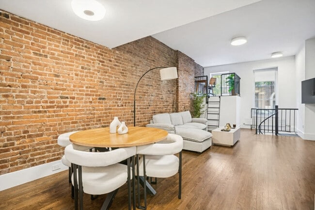 Building Photo - 125 E 83rd St Unit SI ID1312101P