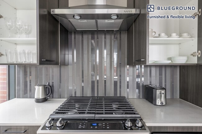 Photo - 939 W Washington Blvd Unit FL8-ID254