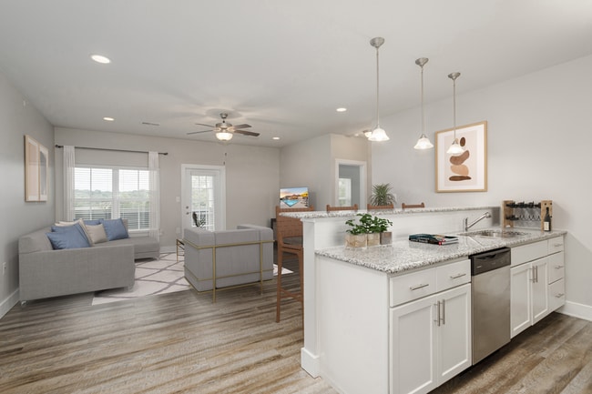 Photo - Pointe at Five Oaks