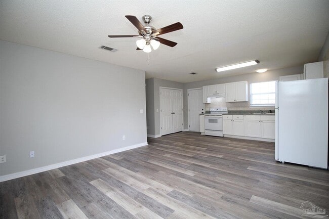 Photo - 1927 America Ave