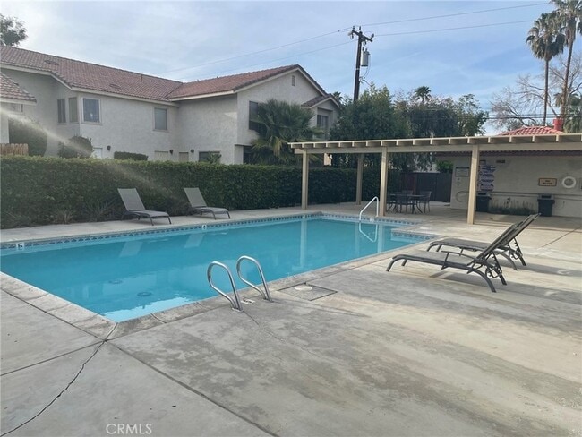 Building Photo - 74614 Driftwood Dr Unit D