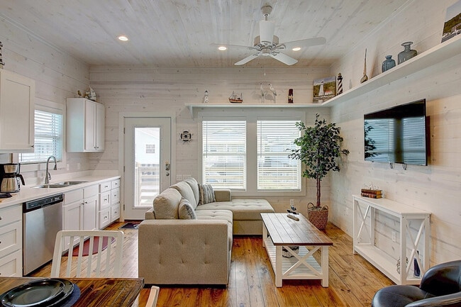 Building Photo - 1924 Eleventh St Unit SI ID1023237P