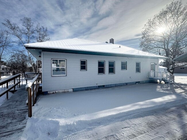 Photo - 315 3rd Ave E