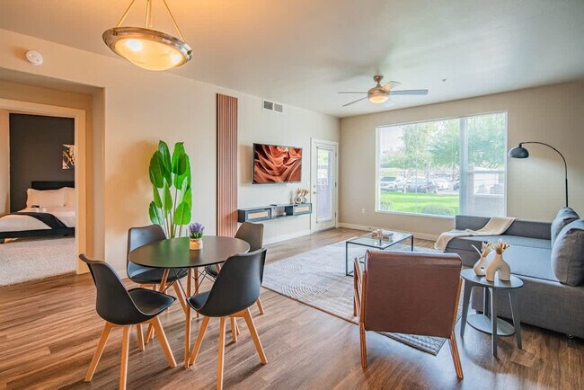 Building Photo - 1950 E Broadway Rd Unit ID1263144P